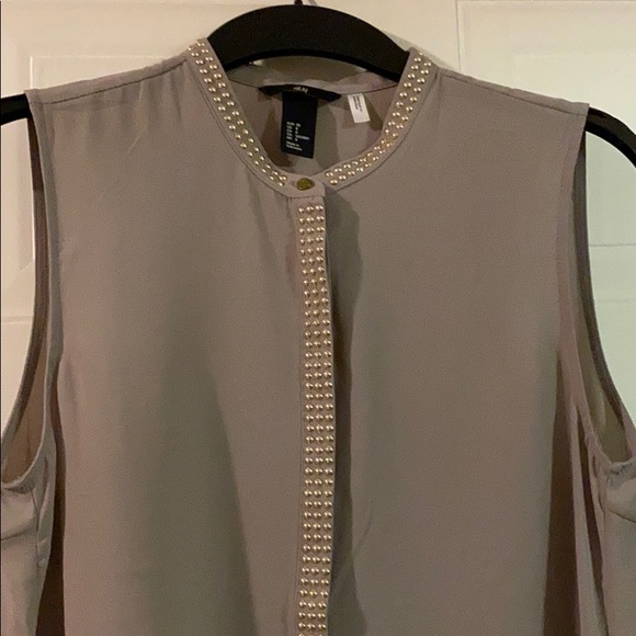Blouse with collar studs - Picture 2 of 3